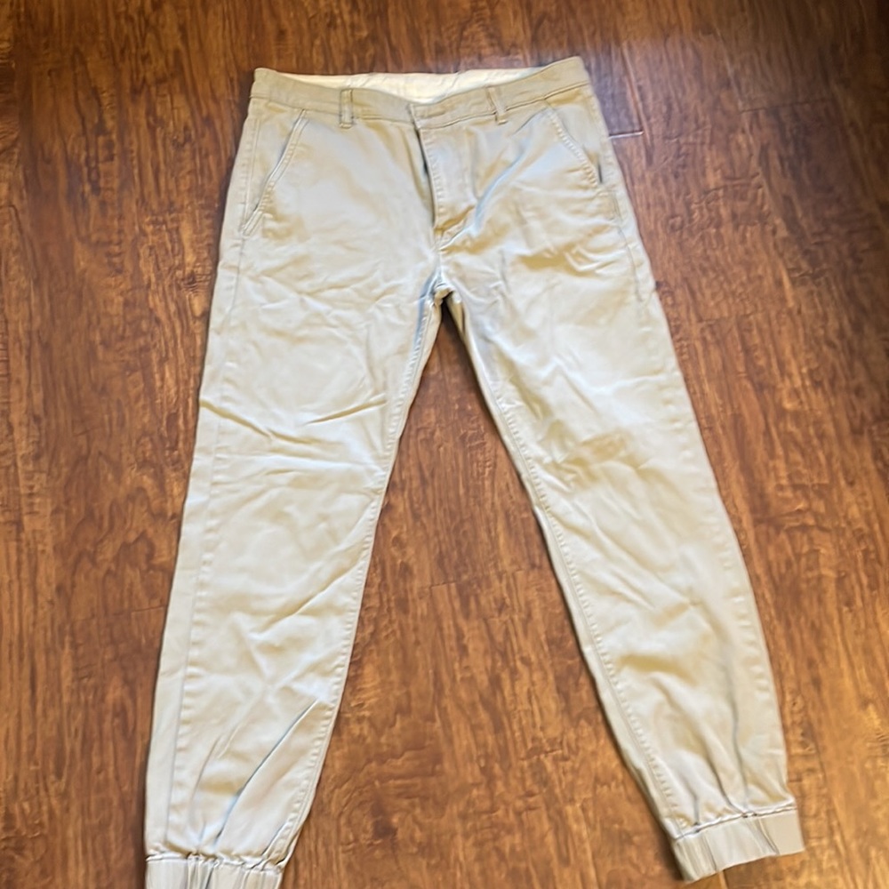 Levi chino joggers 32-32